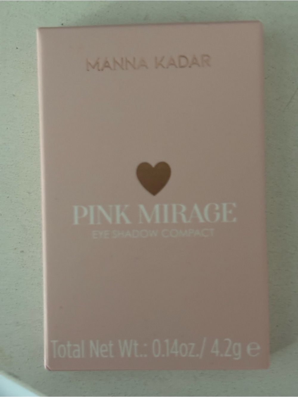 Manna Kadar Pink Mirage Eyeshadow Compact - Soft Pink